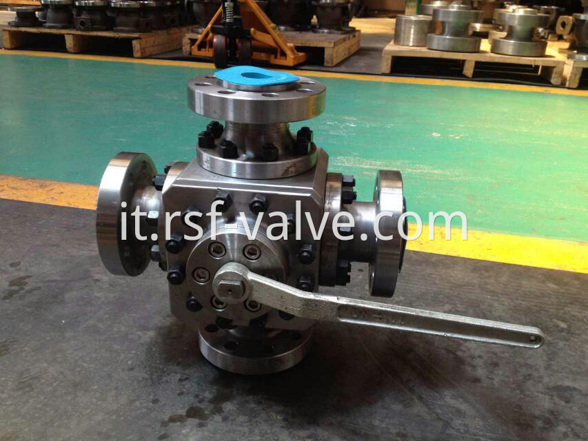 4 Way Ball Valve 1